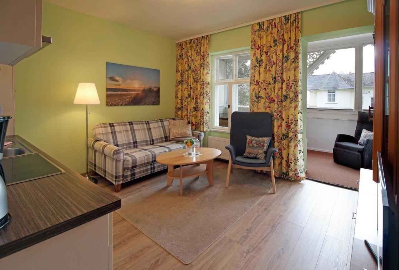 Villa Ostseelilie - Appartements Mit Balkon Und Meerblick Сасниц Екстериор снимка