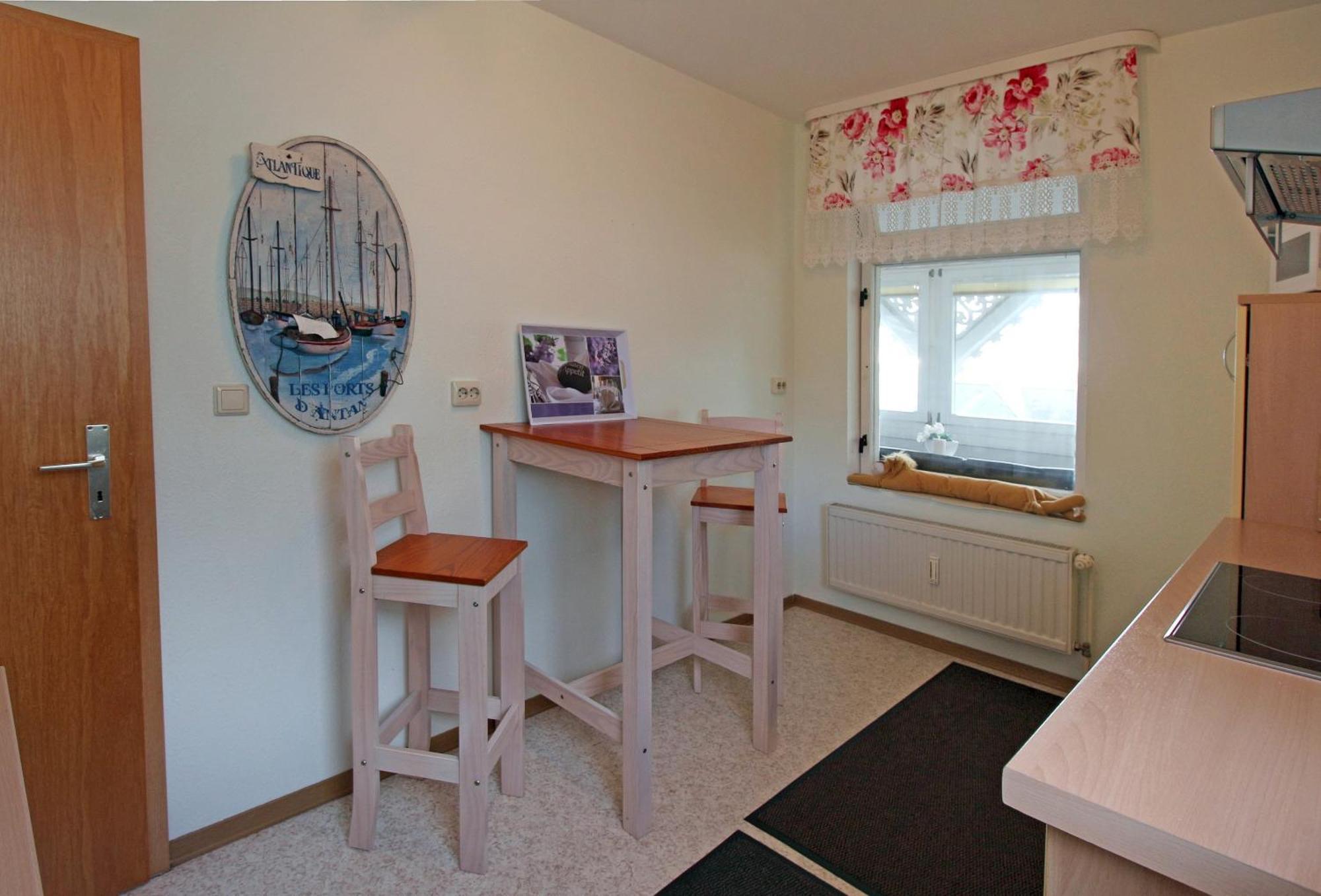 Villa Ostseelilie - Appartements Mit Balkon Und Meerblick Сасниц Стая снимка