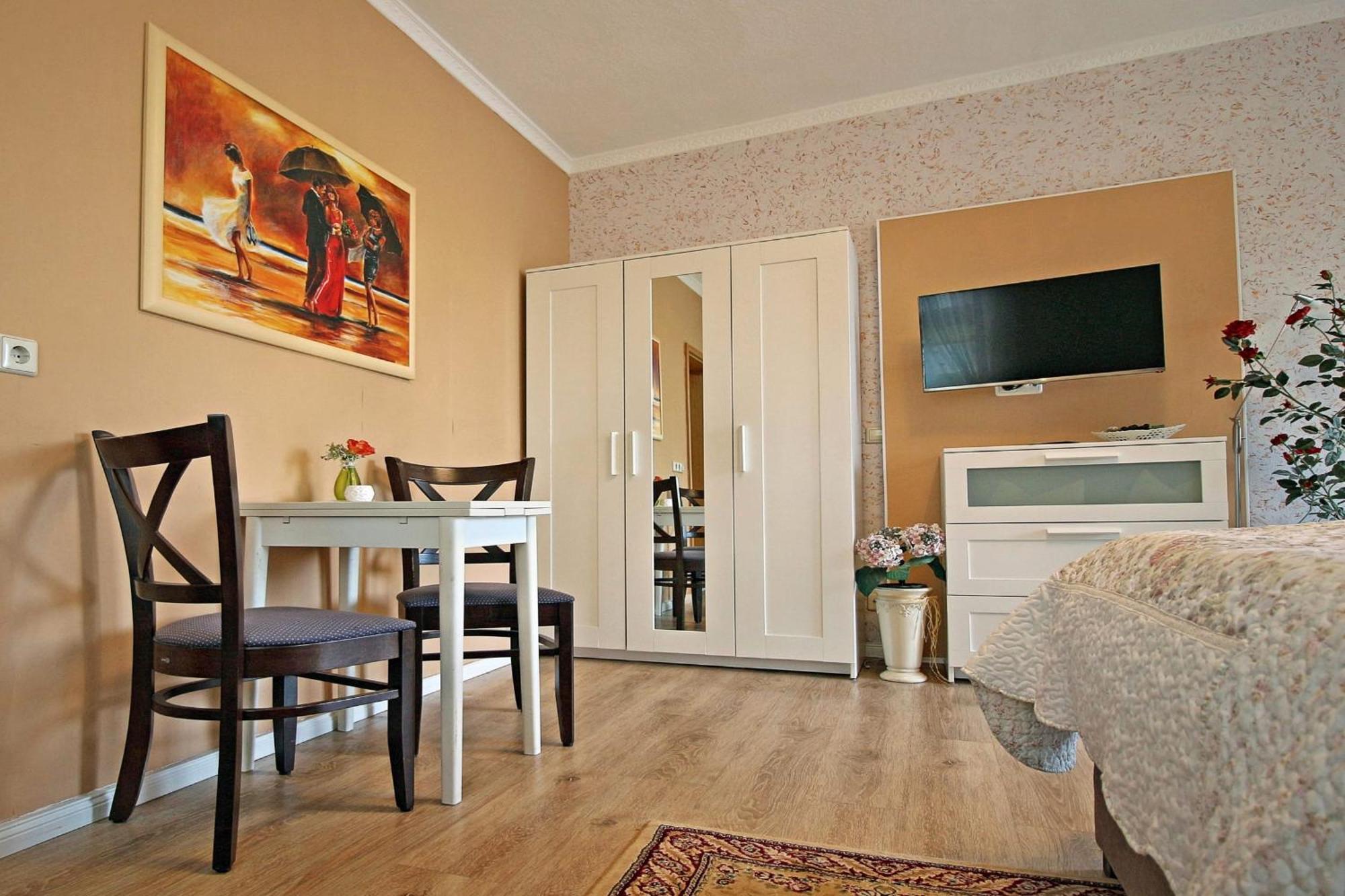 Villa Ostseelilie - Appartements Mit Balkon Und Meerblick Сасниц Стая снимка